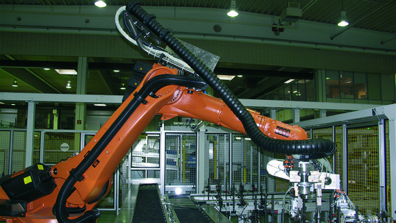 Assembly robot energy chain