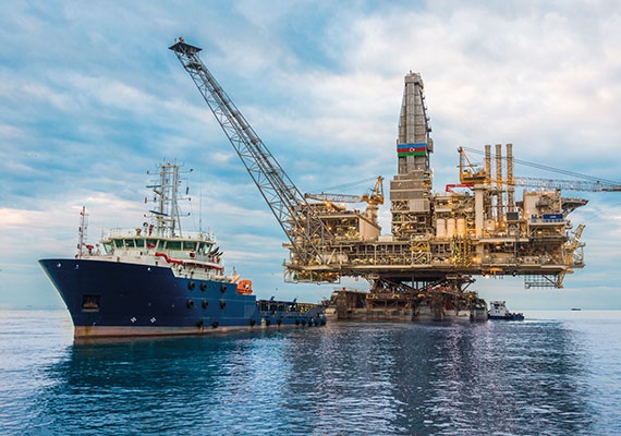 Vessel and oil rig