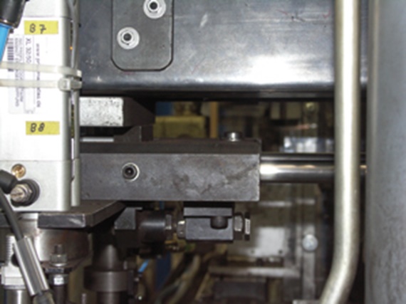 Linear round guides in automatic separating machines
