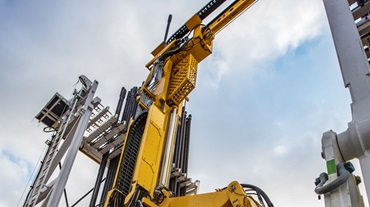 Xử lý đường ống với xích dẫn cáp igus