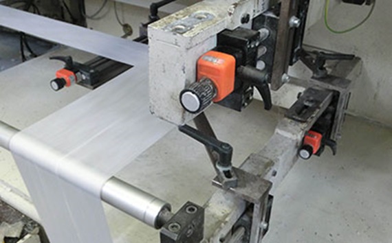 Máy sản xuất tã lót